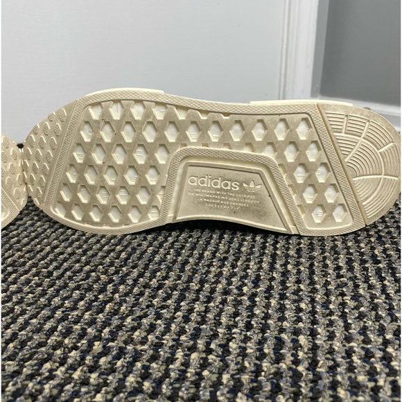 Adidas NMD_R1 Athletic Shoe Wonder White Size 7 (FLAWED SEE CAPTION / PHOTOS) - Picture 10 of 15